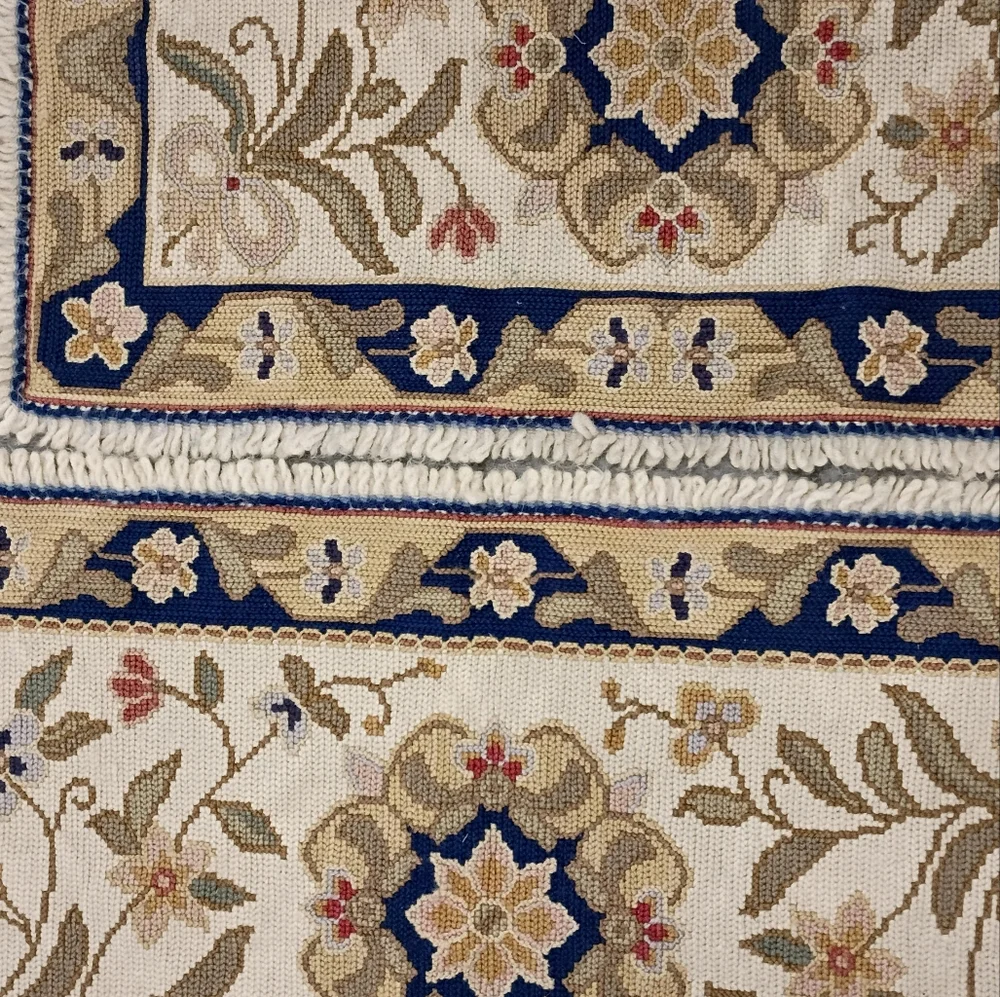 Floral Patterned Handwoven Woolen Tapestry Rugs, Vintage - Picture 10 of 13